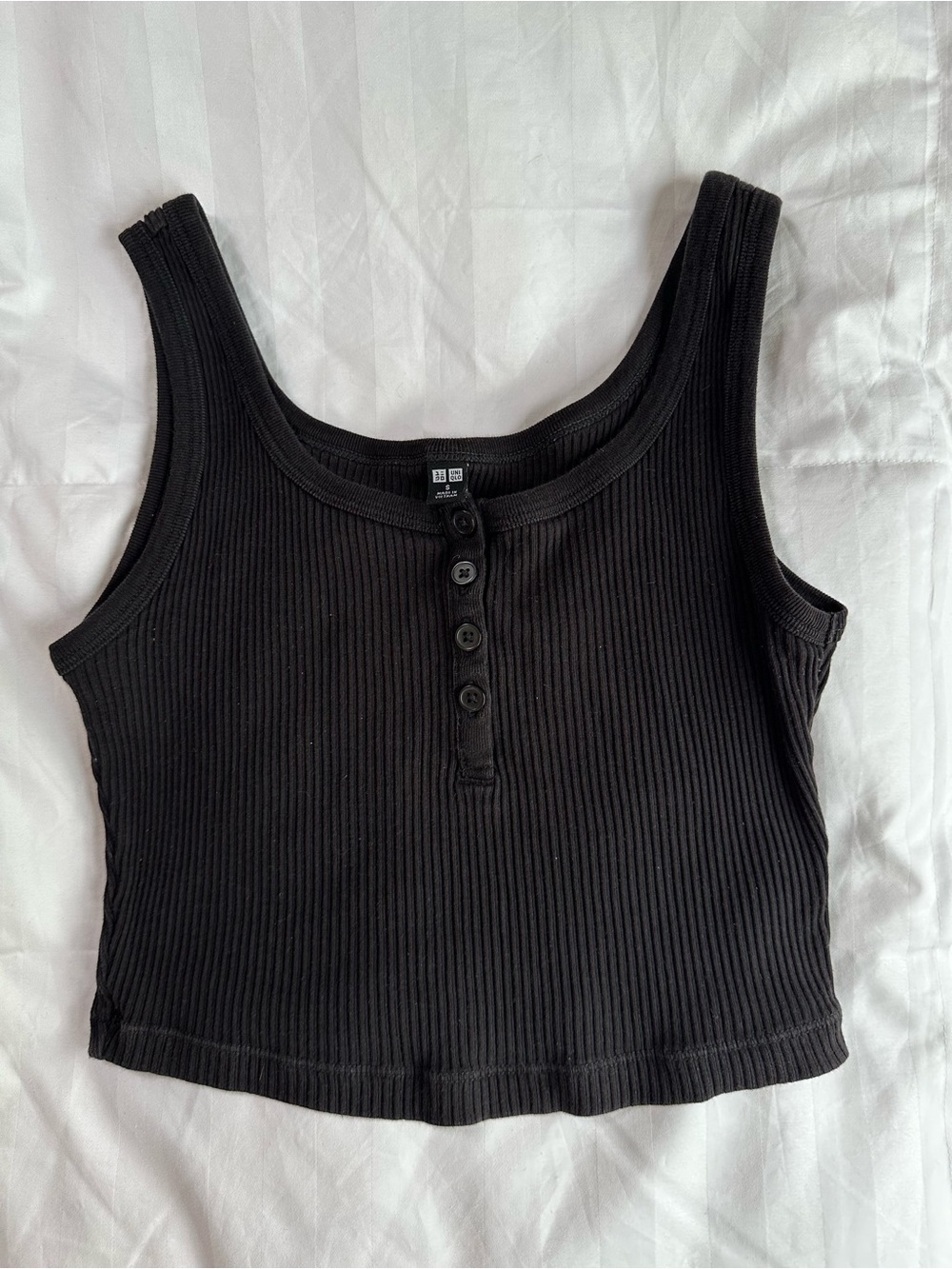 Uniqlo Black Ribbed Cropped Tank